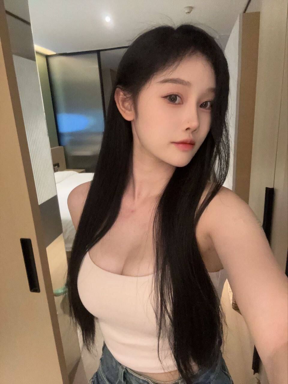 反差调教高潮吃瓜网今日吃瓜 反差调教高潮吃瓜网：明星恋情风波引轰动，快来吃今日热门瓜